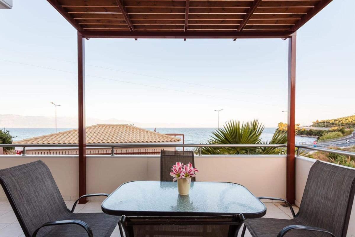 Villa Armonia - Beachfront Majestic Retreat Petalidi Exterior photo