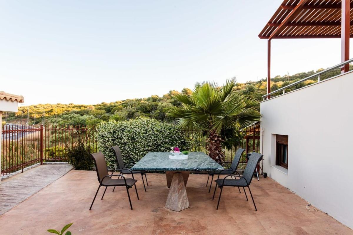 Villa Armonia - Beachfront Majestic Retreat Petalidi Exterior photo