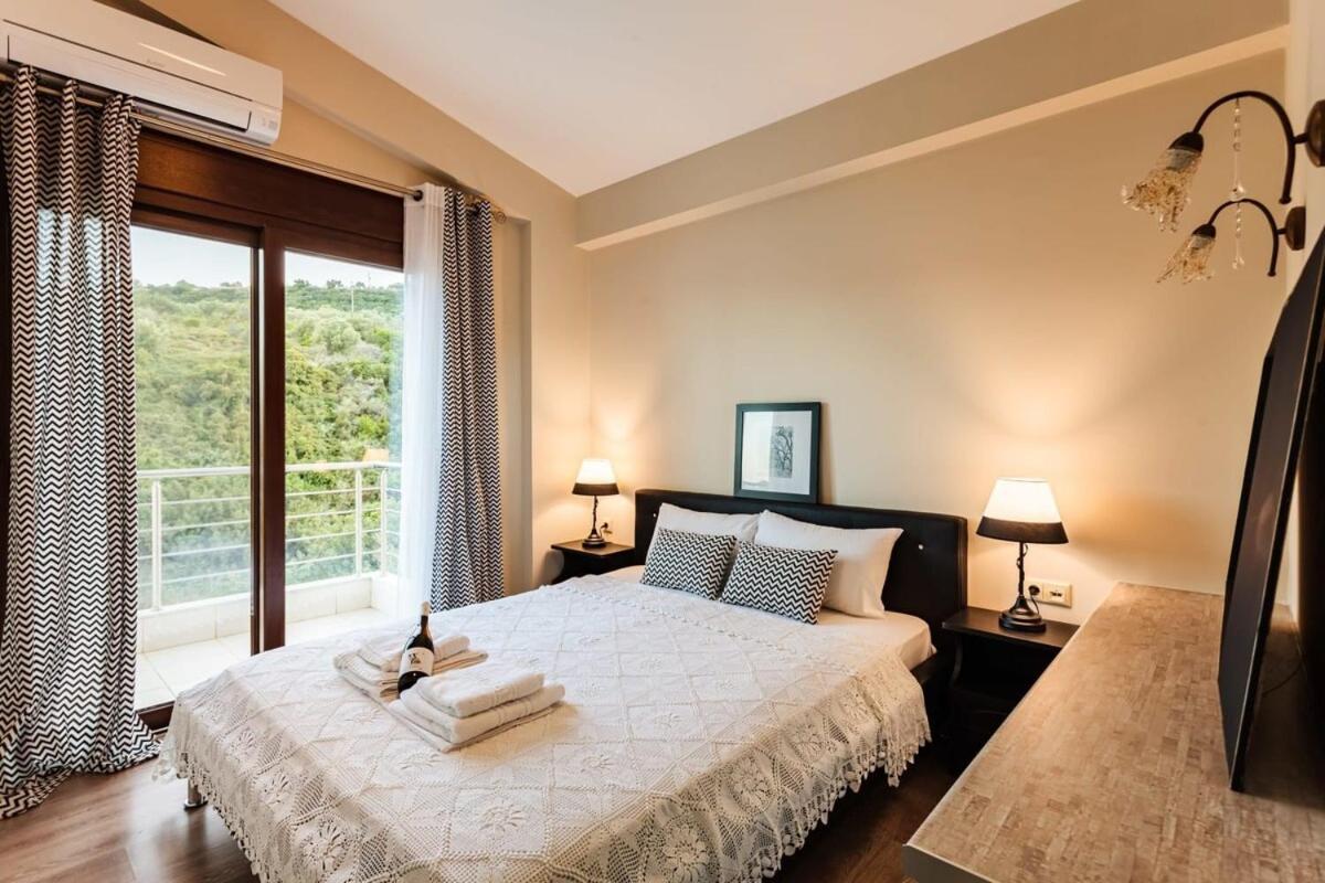 Villa Armonia - Beachfront Majestic Retreat Petalidi Exterior photo