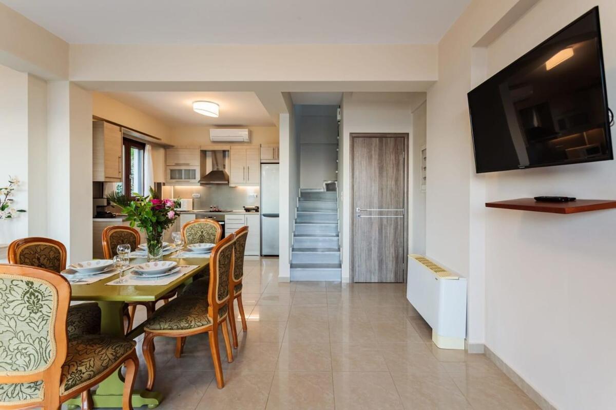 Villa Armonia - Beachfront Majestic Retreat Petalidi Exterior photo