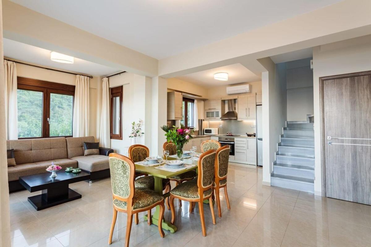 Villa Armonia - Beachfront Majestic Retreat Petalidi Exterior photo